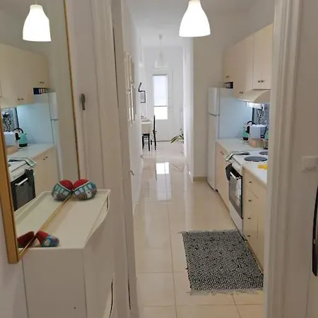 Leo's & Xerxes' Place In The Heart Of Rhodes * Rhodes City