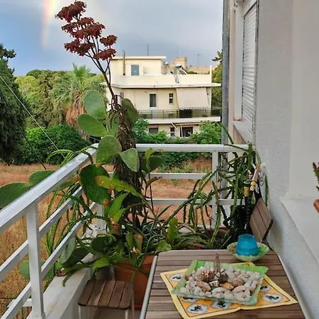 Leo's & Xerxes' Place In The Heart Of Rhodes Apartament
