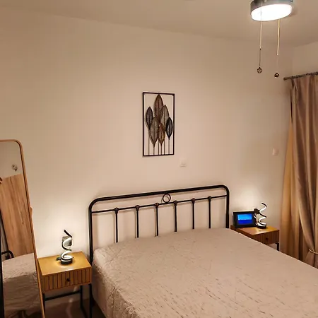 Leo's & Xerxes' Place In The Heart Of Rhodes *