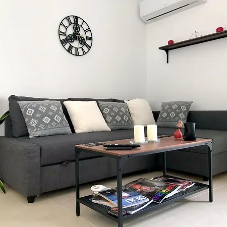 Leo's & Xerxes' Place In The Heart Of Rhodes