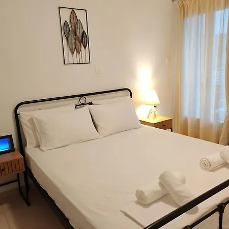 Leo's & Xerxes' Place In The Heart Of Rhodes Rhodes City